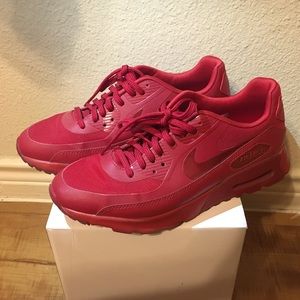 Nike Air MAX tennis shoes
